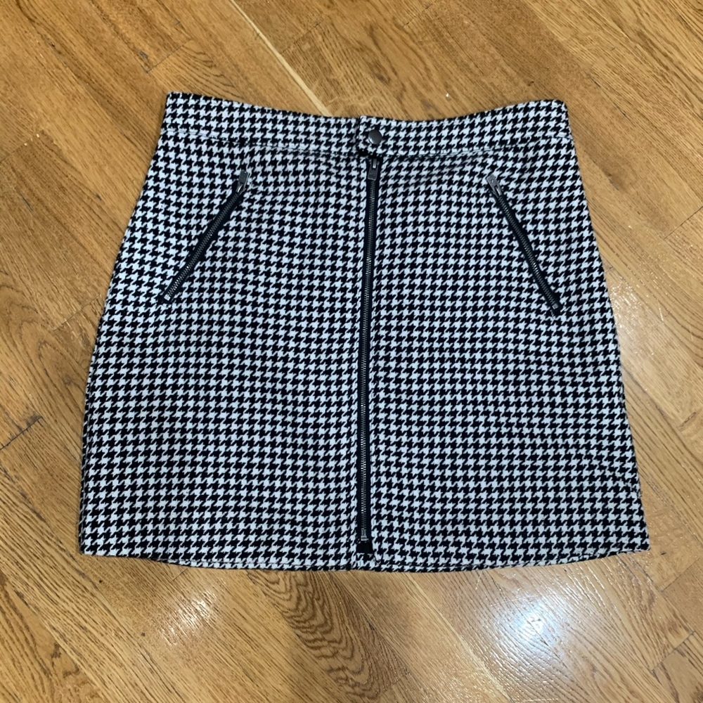 Wool blend hounds tooth A-line skirt